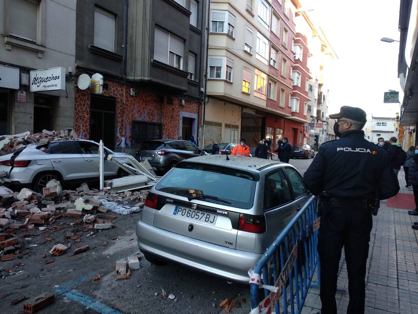 Explosión intencionada en un edificio de la calle Alcón de Ponferrada