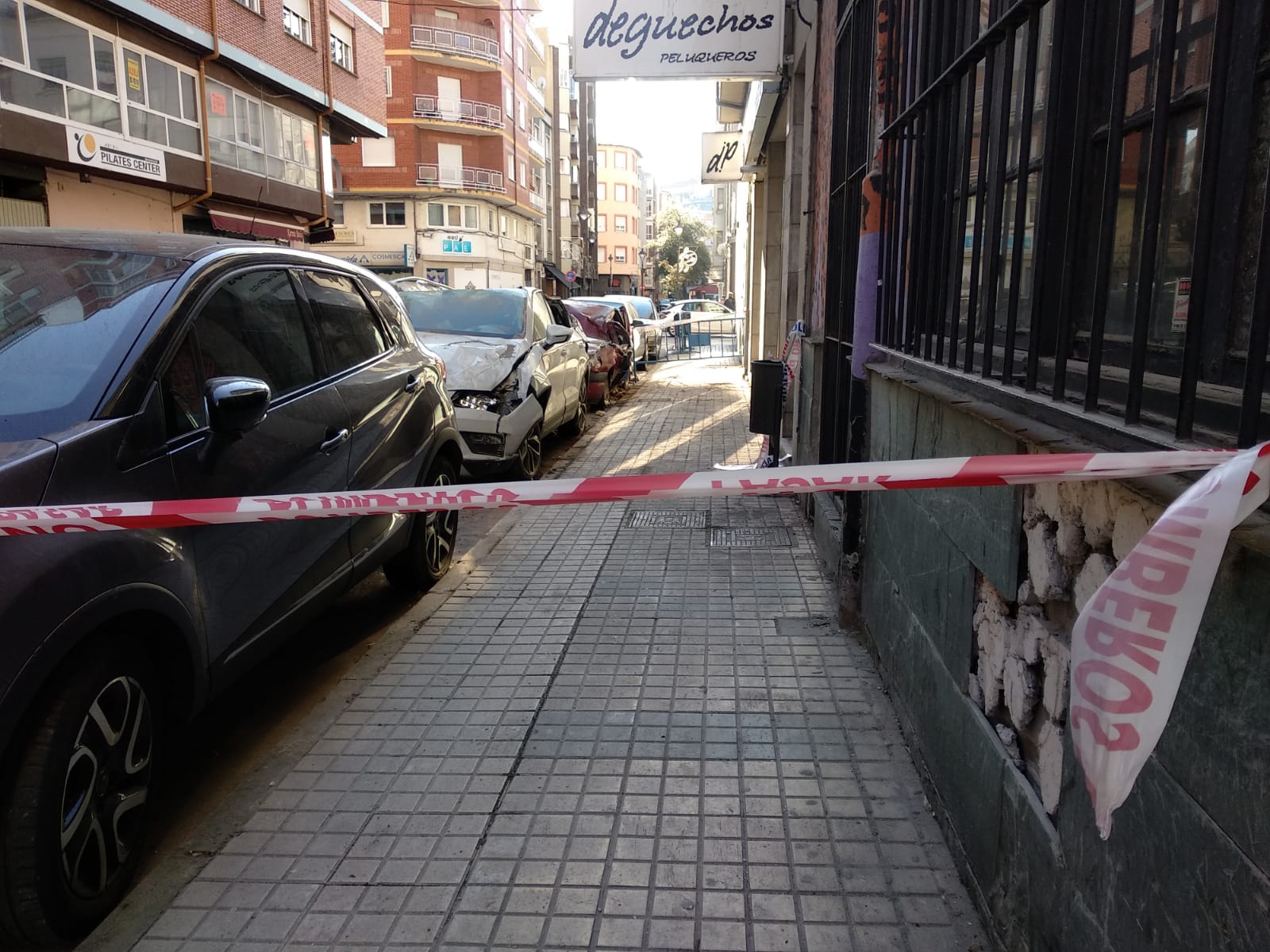 Ponferrrada abre al tráfico la calle Alcón tras la limpieza de escombros que dejó la explosión
