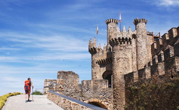 Correos elige el Castillo de Ponferrada para promocionar el Camino de Santiago en todo el mundo