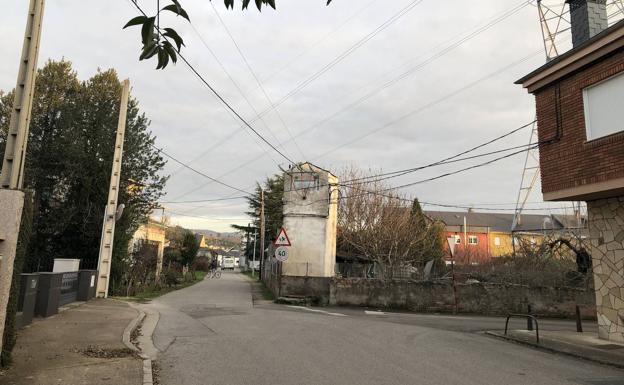 VIAs acusa al Ayuntamiento de «ignorar» a la pedanía de Columbrianos en la sustitución de un transformador eléctrico