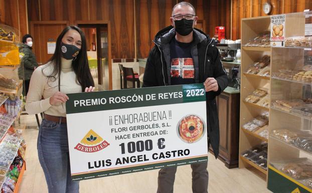 La empreas berciana Gerbolés entrega su tradicional premio de mil euros escondido en el roscón de Reyes