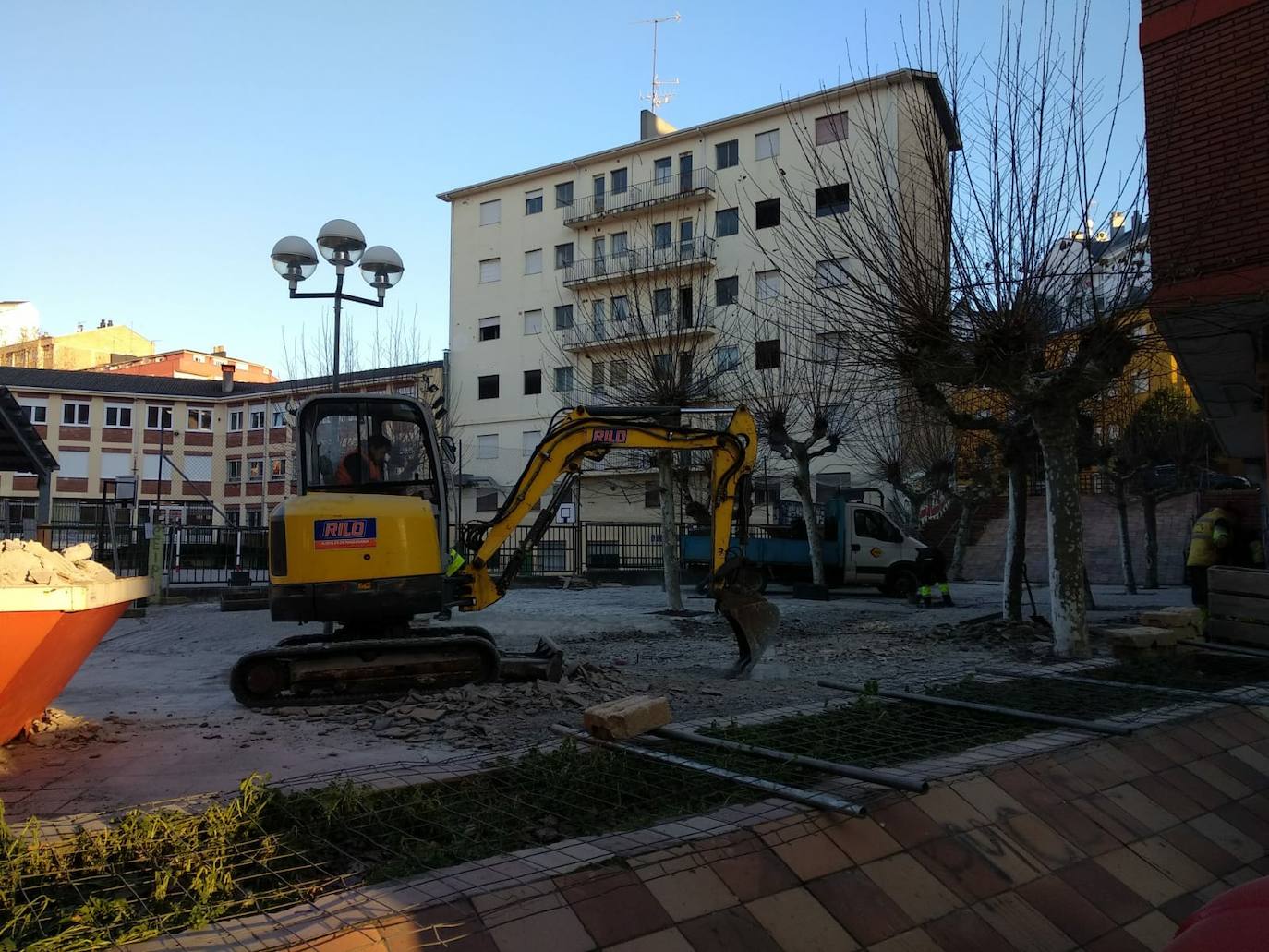 Obras para mejorar el acceso al colegio Navaliegos de Ponferrada