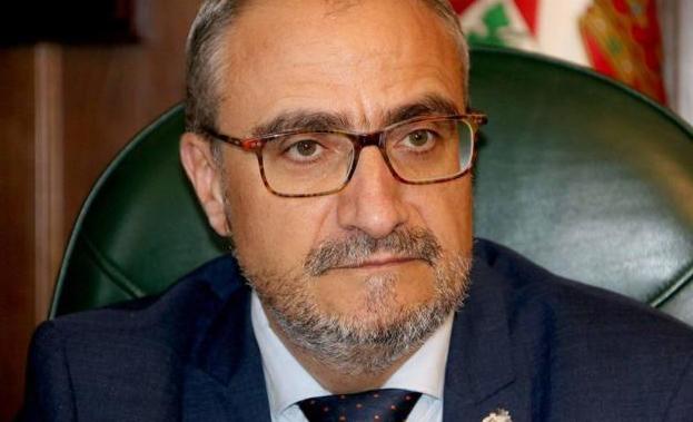 El alcalde de Ponferrada valora el suceso como «un presunto caso de violencia de género que pudo haber acabado muy mal»