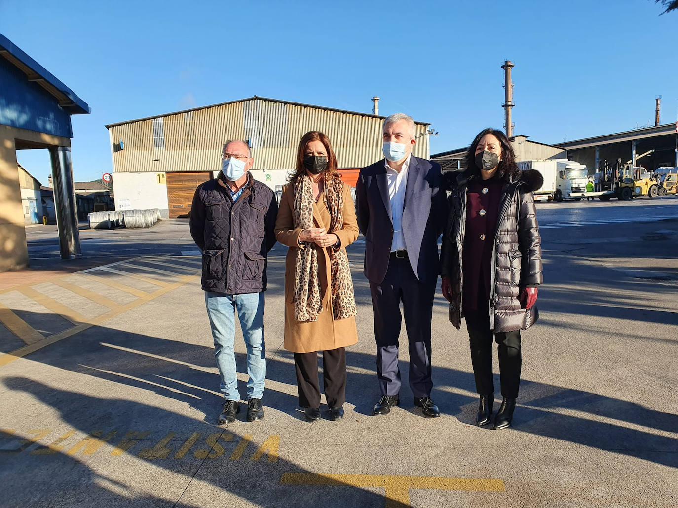 Carlota Amigo y el eurodiputado Luis Garicano visitan Aceros Roldán