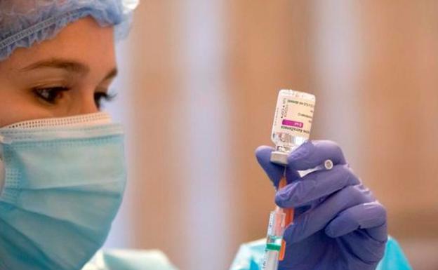 Sanidad abre en el Bierzo la autocita para mayores de edad pendientes de la tercera dosis