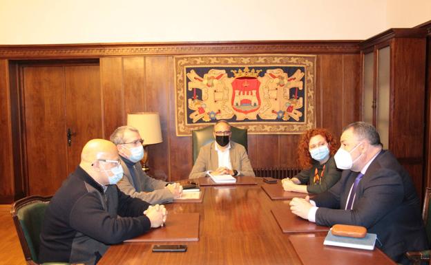 El MITECO aborda en Ponferrada futuros proyectos en el entorno de Ciuden