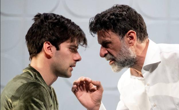 'Dribbling' ofrece en el Teatro Bergidum de Ponferrada un thriller ambientado en el mundo del fútbol