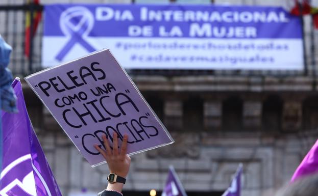 CGT celebra el 8M con una mesa informativa y una representación teatral sobre la lucha feminista