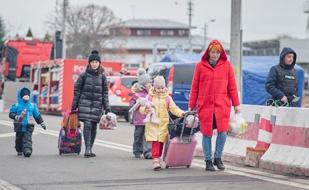 Llega a Ponferrada la primera refugiada ucraniana huyendo del «infierno» de la guerra y otras 7 personas más esperan su salida desde Varsovia