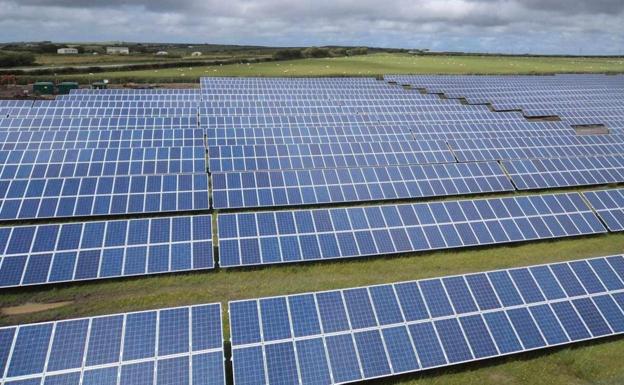 Solicitan autorización para tres nuevos parques fotovoltaicos en Cubillos del Sil y Cabañas Raras