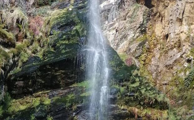 La cascada del Gualtón supone un impresionante paseo para los amantes de la naturaleza. /María Fernández