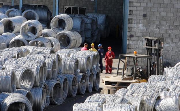 Arrancan las negociaciones para aplicar un ERTE en la factoría de Aceros Roldán en Ponferrada