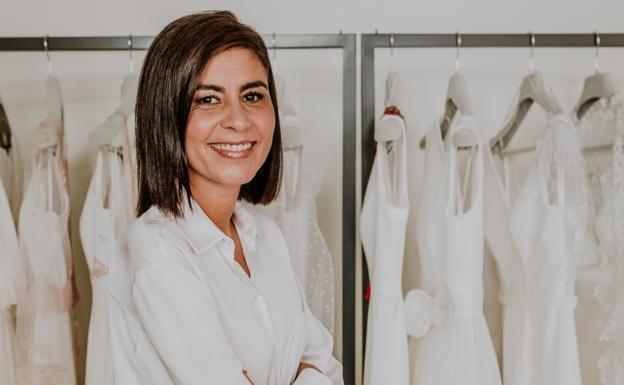 La diseñadora berciana Silvia Fernández presenta en Atelier Couture su nueva colección