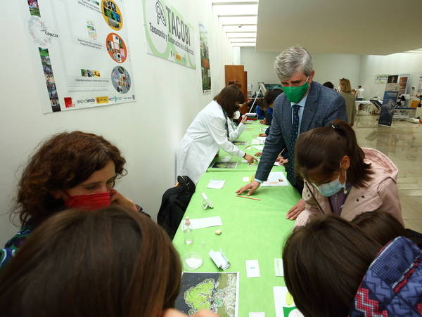 Inauguración de la muestra Expociencia 2022 en el Campus de Ponferrada