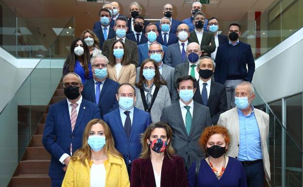 Ribera apuesta por las energías renovables como uno de los «proyectos tractores» para impulsar la reindustrialización del Bierzo