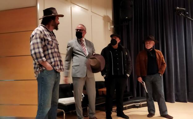 El periodista y escritor Toño Criado presenta en Ponferrada la 'Guía del Pop Rock en El Bierzo'