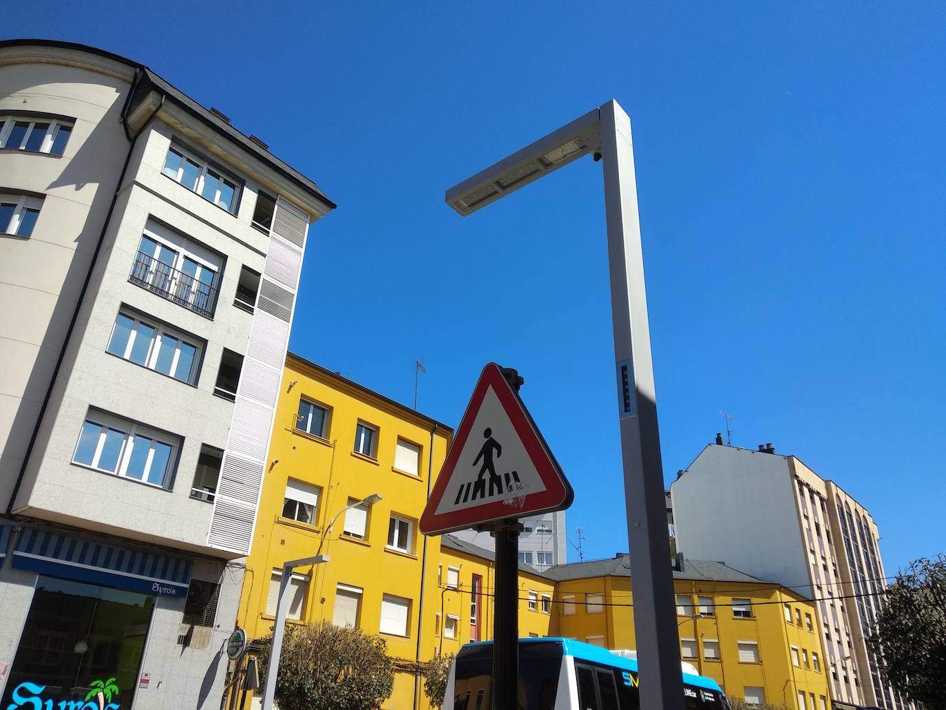 Ponferrada estrena su primer paso de peatones inteligente