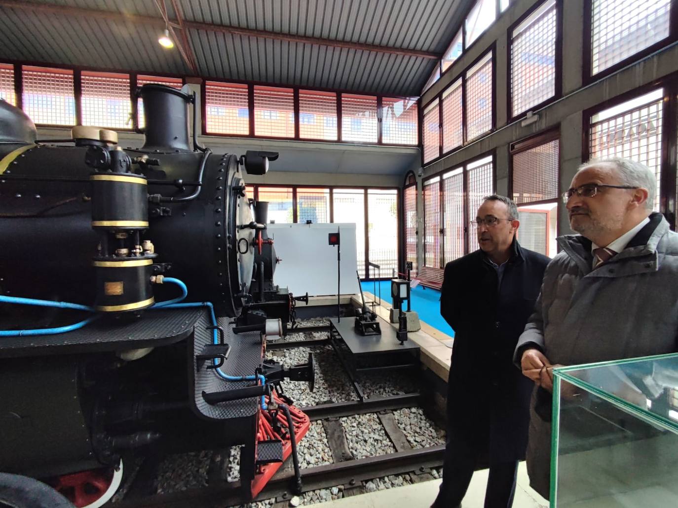 El gerente de la Fundación de los Ferrocarriles Españoles visita el Museo del Ferrocarril de Ponferrada
