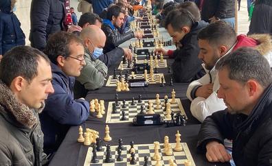 Pedro Blanco se impone en el torneo de ajedrez de la Feria del Libro de Ponferrada