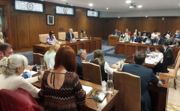 Ponferrada aprueba los nuevos contratos para la recogida de basura y la limpieza viaria de la ciudad