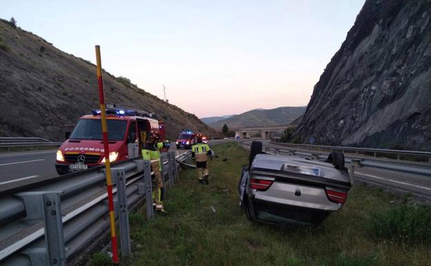 Herida una mujer de 46 años en un accidente en la A-6 en Torre del Bierzo