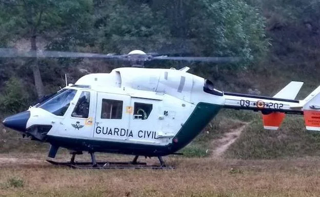 Un helicóptero de la Guardia Civil participó en la búsqueda del anciano./