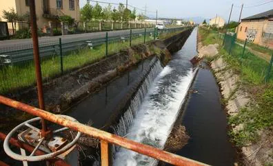 Carracedelo reclama a las administraciones que subvencionen «a fondo perdido» el 80% de las obras de modernización del Canal Bajo del Bierzo
