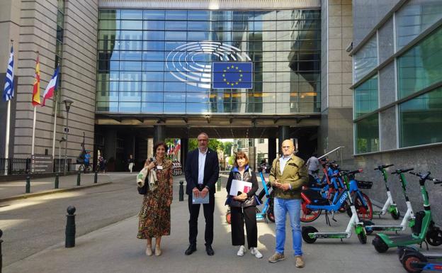 El alcalde y los concejales durante su visita a Bruselas,