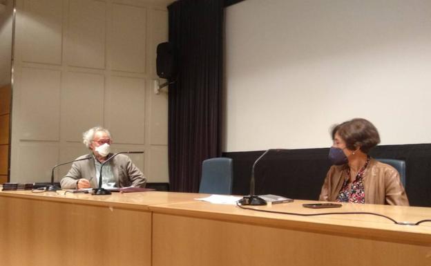 Benjamín Maceda presenta en Ponferrada 'Historias de amor y desamor'