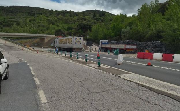 Abre al tráfico la carretera N-120 en La Barosa tras la conclusión de las obras del nuevo puente