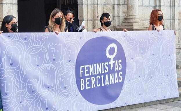 Feministas Bercianas se concentran el jueves mientras que la Plataforma contras las violencias machistas hoy./