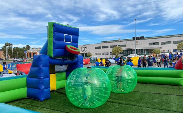 Mucha diversión en la 'Fan Zone' de la Deportiva