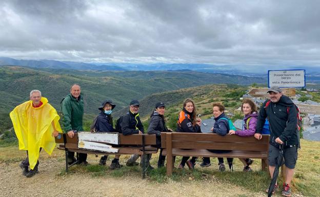 La delegada de la Junta en León inicia el tramo berciano del Camino de Santiago