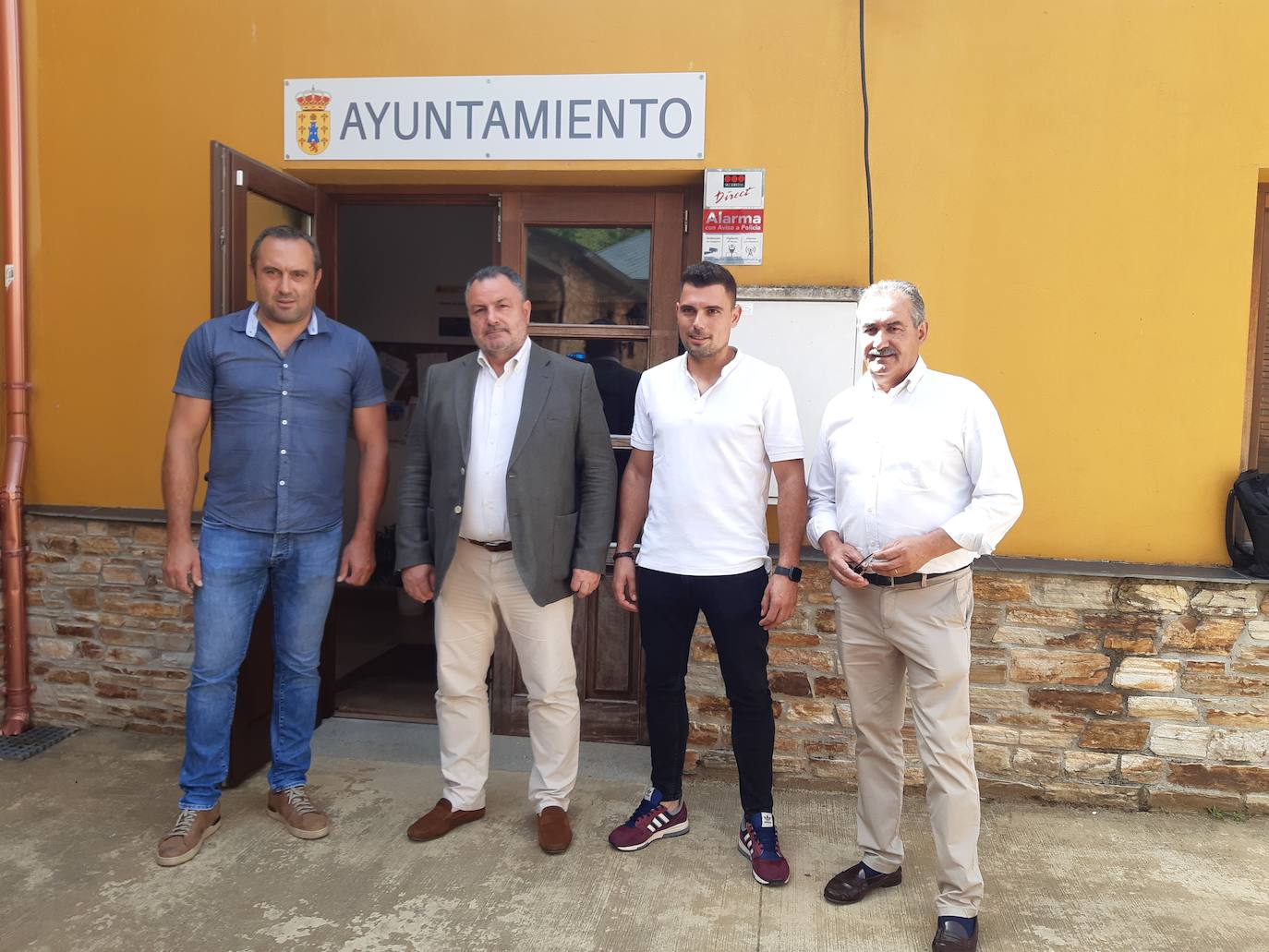 El presidente de la Diputación visita Villafranca, Trabadelo y Vega de Valcarce