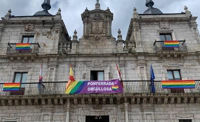 Ponferrada se viste de arcoíris para celebrar el Día del Orgullo LGTBI