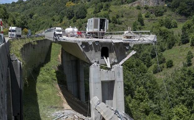 Junta y Xunta estudian alternativas al recorrido del viaducto de Castro, que asumía a diario 10.000 vehículos