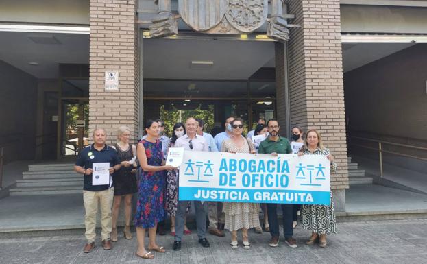 Los abogados de oficio de exigen una nueva ley de Justicia Gratuita que cubra todas sus actuaciones