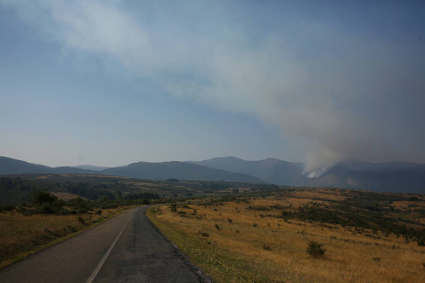 Incendio en Montes de Valdueza
