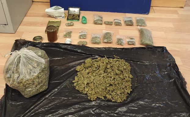 Detenido un hombre 52 años en Ponferrada por portar casi un kilo de marihuana en una mochila