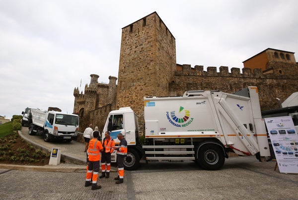 Ponferrada presenta el nuevo servicio de recogida de residuos sólidos urbanos