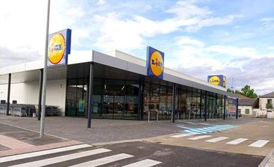 Lidl abre su nueva tienda en Ponferrada tras invertir cerca de 3 millones de euros y crear ocho empleos