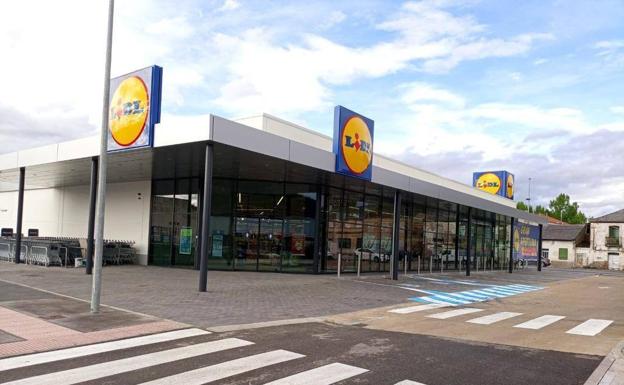 Lidl abre su nueva tienda en Ponferrada tras invertir cerca de 3 millones de euros y crear ocho empleos