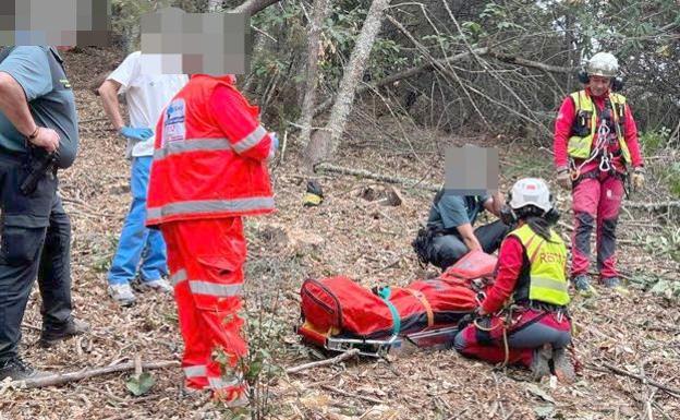 La realidad de un rescate: «Llamaron al centro médico de Corullón; nadie contestaba, no hay teléfono allí»