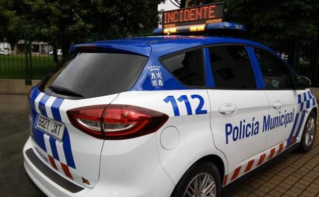 Imagen de un vehículo de la Policía Municipal de Ponferrada./
