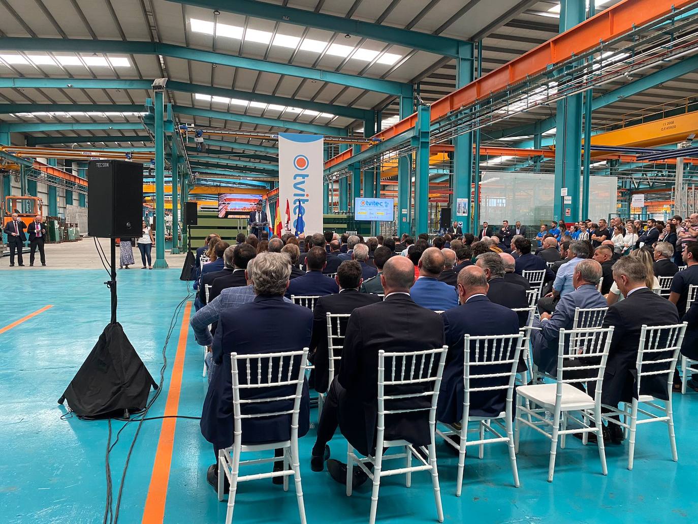 Visita de las ministras Teresa Ribera y Reyes Maroto a la empresa berciana Tvitec