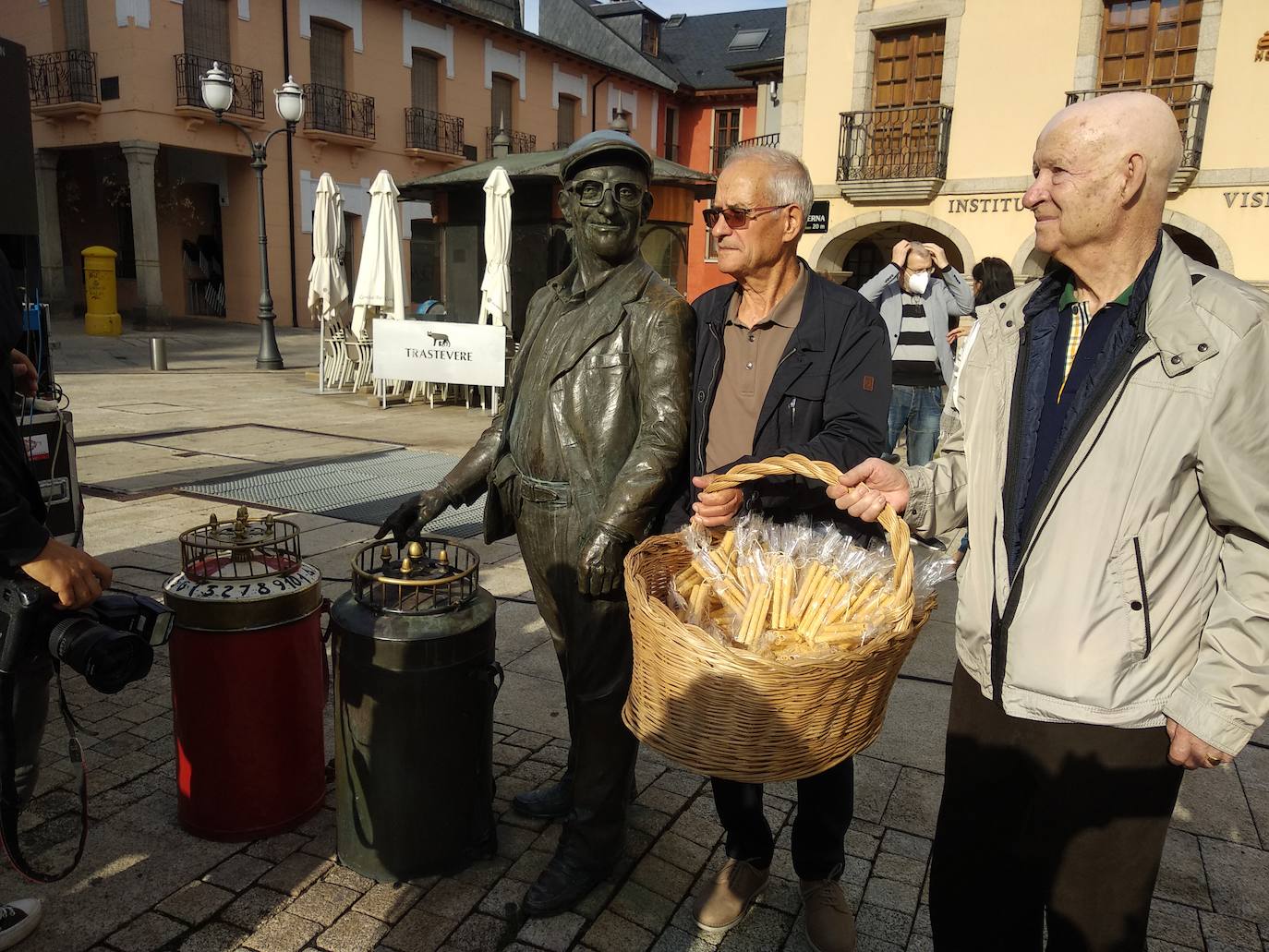 Ponferrada rinde homenaje a Pepe 'el barquillero'
