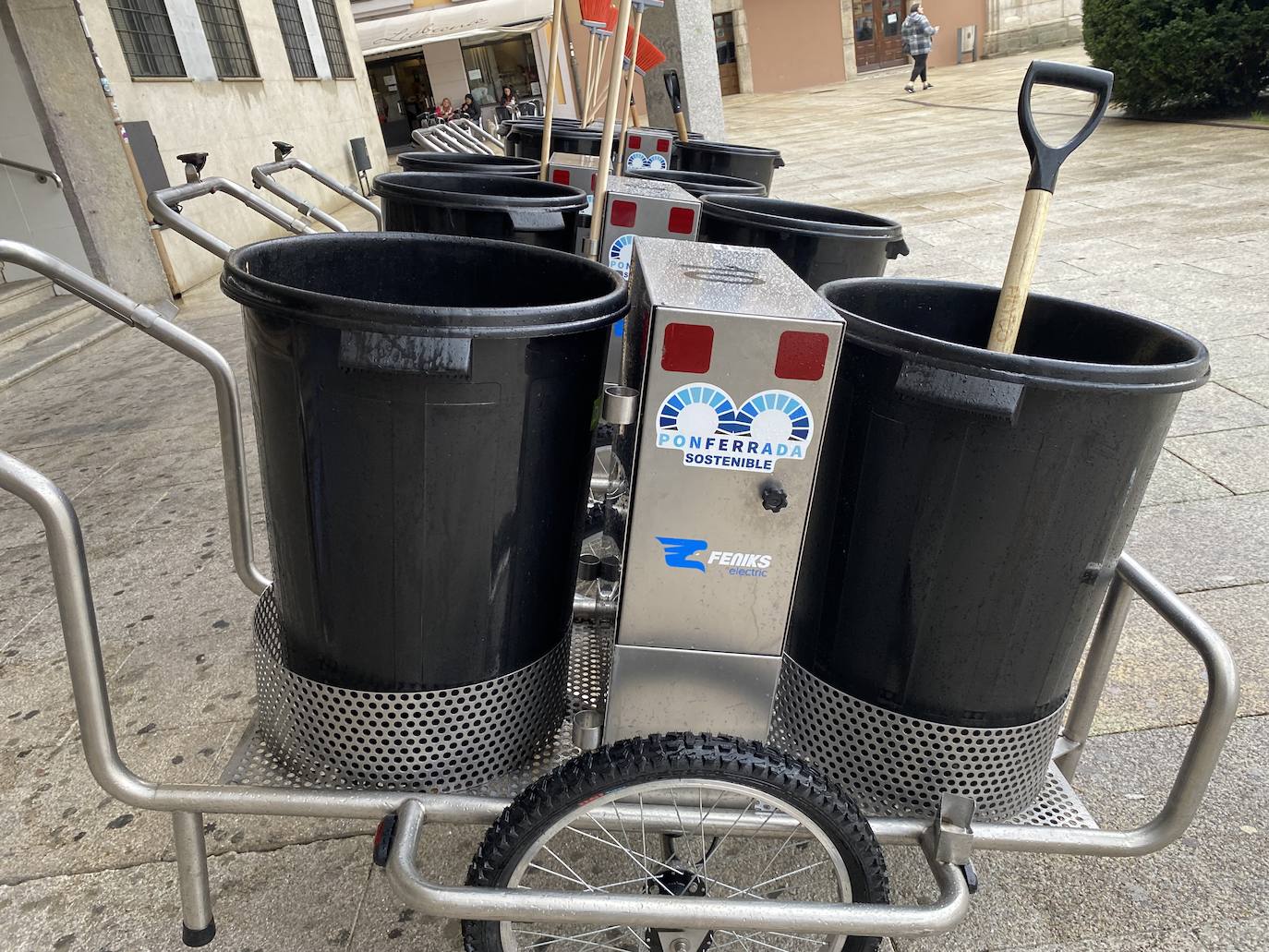 Nuevos carritos de la limpieza en Ponferrada