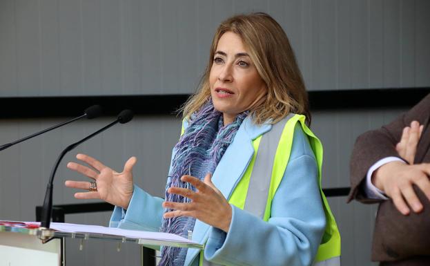 La ministra de Transporte asegura que las obras del viaducto de la A-6 «se van a ejecutar cuanto antes»
