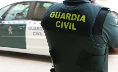 La Guardia Civil investiga dos presuntos robos con violencia en gasolineras de Camponaraya y Cacabelos
