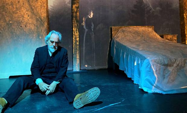 El Bergidum lleva a escena la adaptación teatral de la novela de Julio Llamazares 'La lluvia amarilla'
